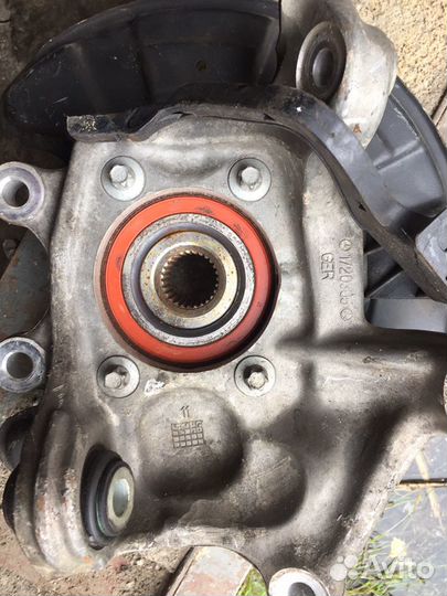 Задний левый кулак на мерседес SLK W172