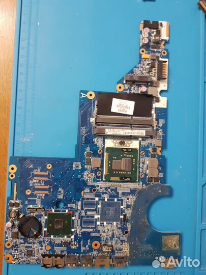 Материнская плата quanta AX1 UMA cpu i3-M350M