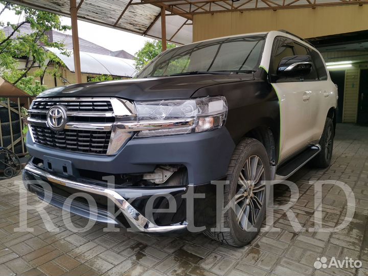 Toyota Land Cruiser 200 рестайлинговый комплект