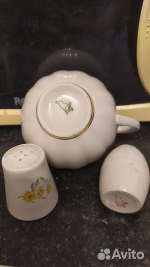 Молочник и солонки. Дулево