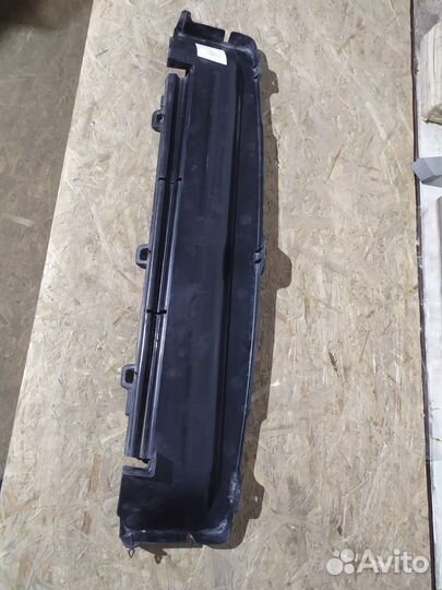 Воздуховод радиатора нижний VW Transporter T5 2003