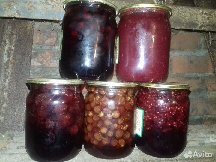 Домашние заготовки, салаты, тушенка