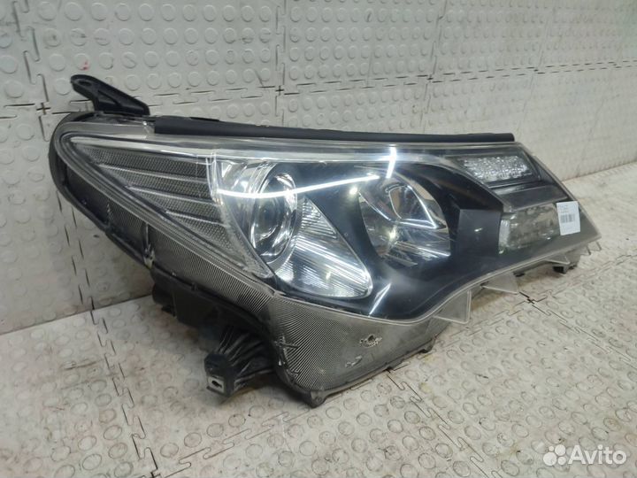 Фара правая Toyota Rav4 XA40 2012-2015