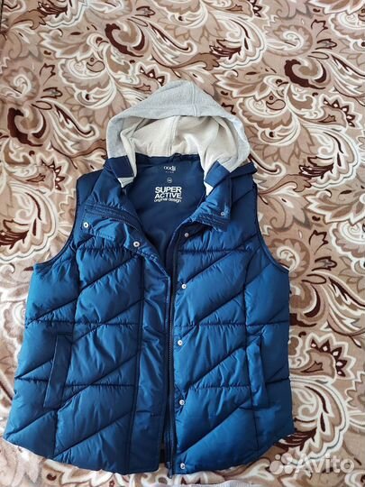 Жилетка женская утепленная новая