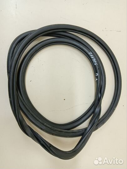 Уплотнитель проема двери передней левой Audi Q7 4L