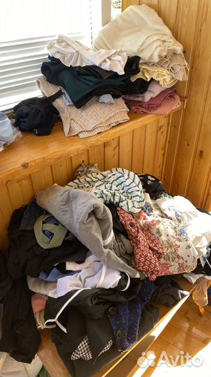 Отдам женские вещи
