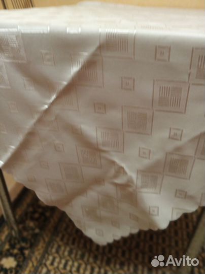 Скатерти 2 шт 215 * 160, 180 * 140