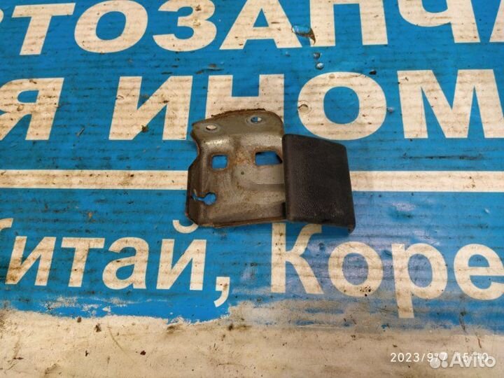 Ручка открывания капота Nissan Maxima A33 00-06