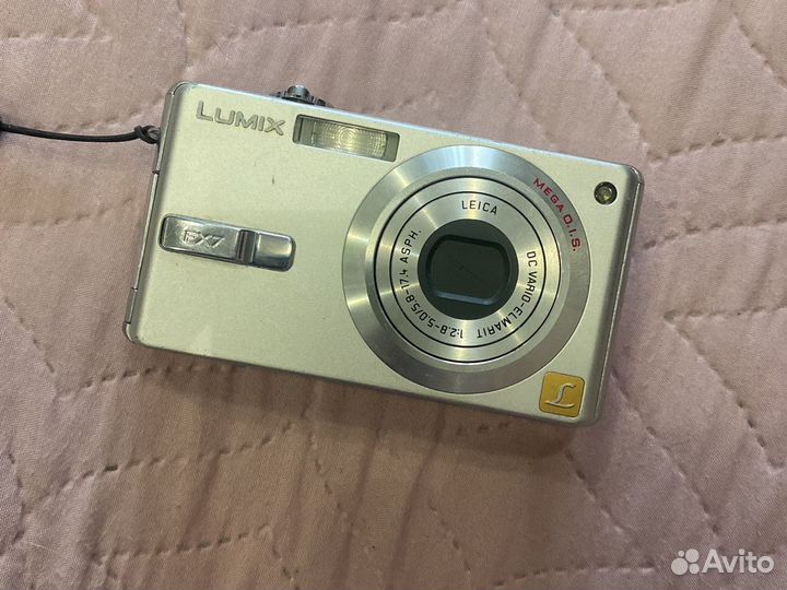 Компактный фотоаппарат