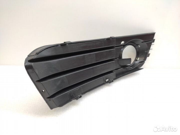 Накладка противотуманной фары передняя правая Audi
