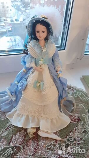 Кукла фарфоровая коллекционная