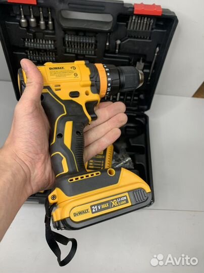 Шуруповерт Dewalt 21v ударный