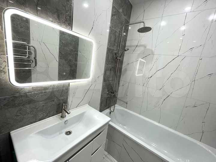 2-к. квартира, 56 м², 12/18 эт.