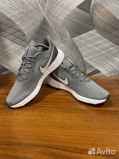 Кроссовки Nike revolution 5 размер 44