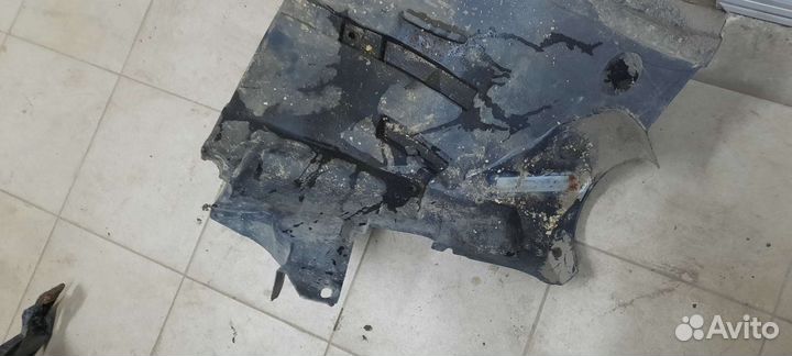 Локер пер. П. Mercedes-Benz GLK X204/2010