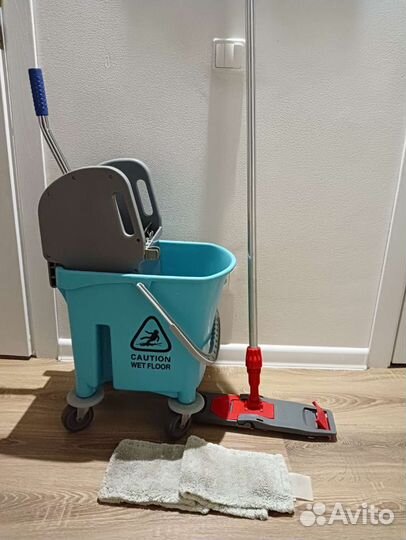 Ведро и швабра с отжимом