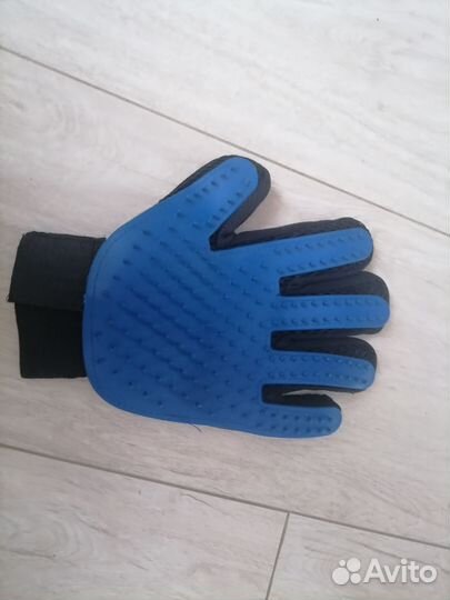 Перчатка -чесалка для животных