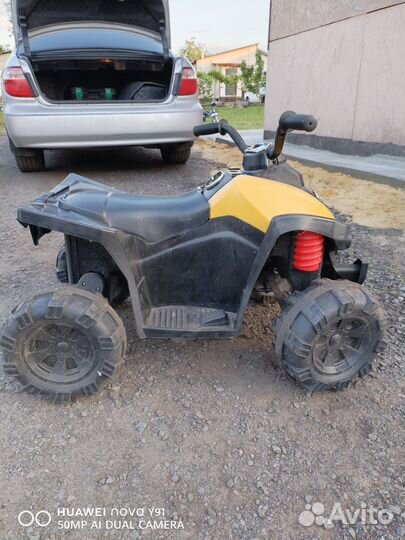 Детский квадроцикл на аккумуляторе