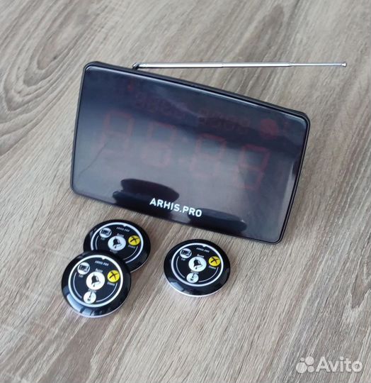 Табло вызова официанта руссифицировано и кнопки