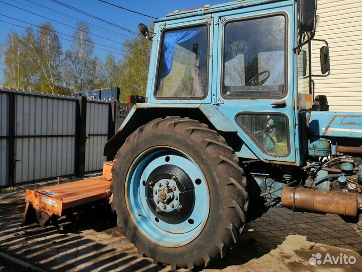 Вспашка земли плугом или фрезой