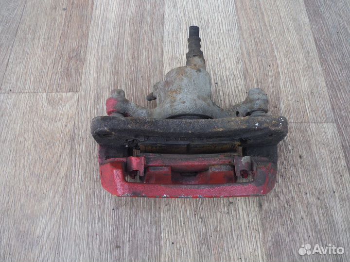 Суппорт задний левый Mitsubishi Galant 8 1998