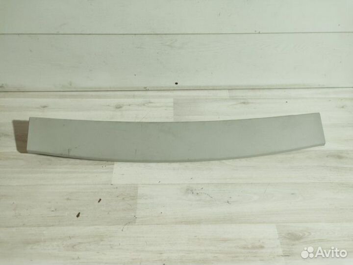 Обшивка двери багажника задняя Ford Focus 2