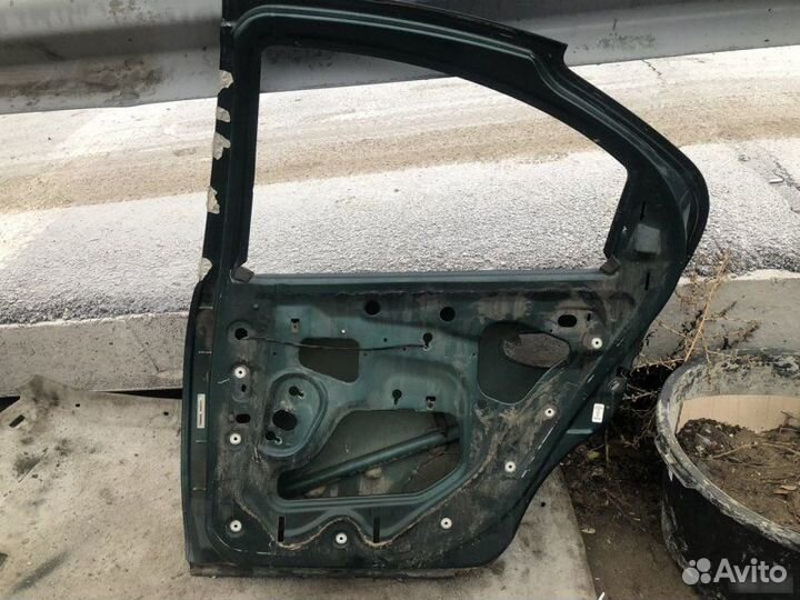 Дверь задняя правая Plymouth Neon