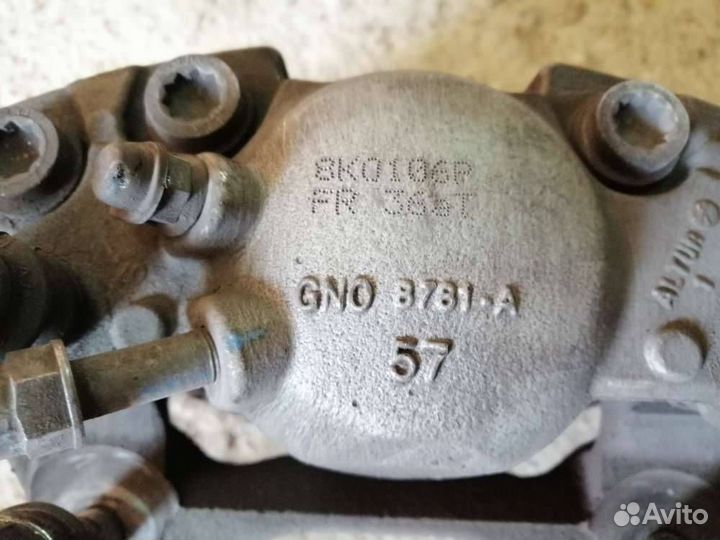 Суппорт тормозной передний правый Audi A5 8T 2008