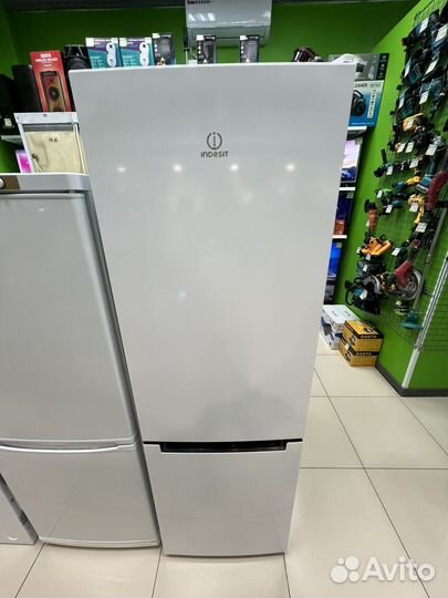 Холодильник indesit ds4180w