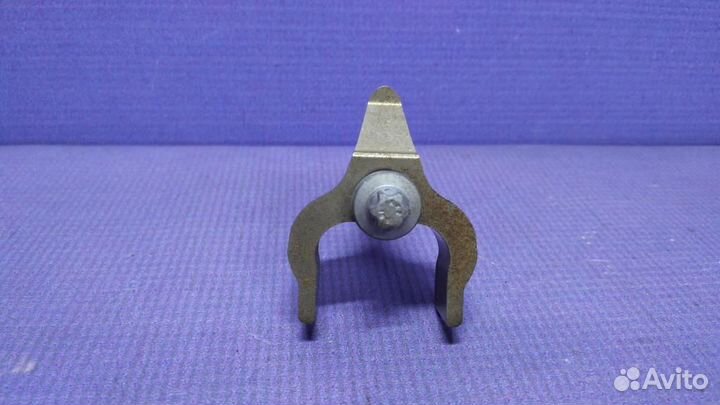 Кронштейн форсунки BMW 1-серия E87/E81