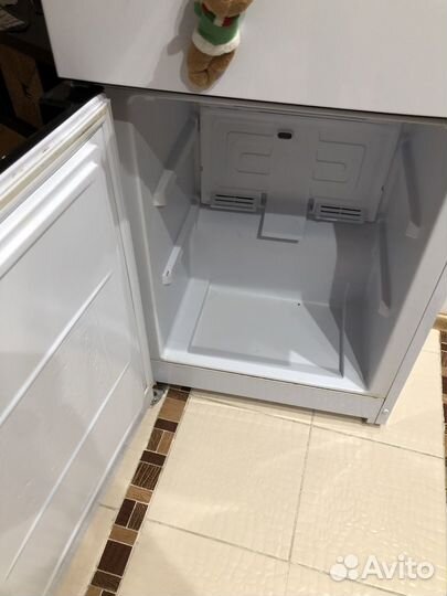 Холодильник indesit