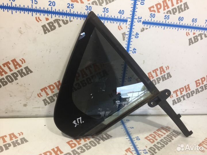 Шкода Рапид Форточка задних дверей Прав