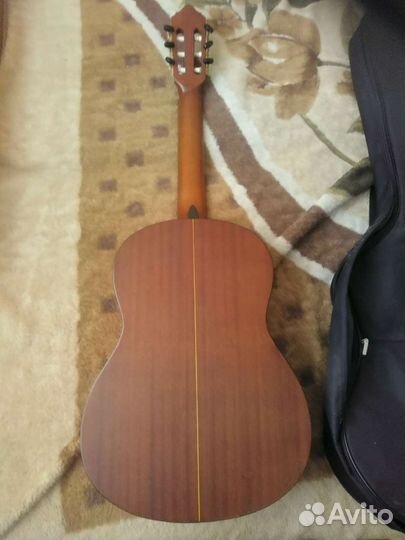 Акустическая гитара