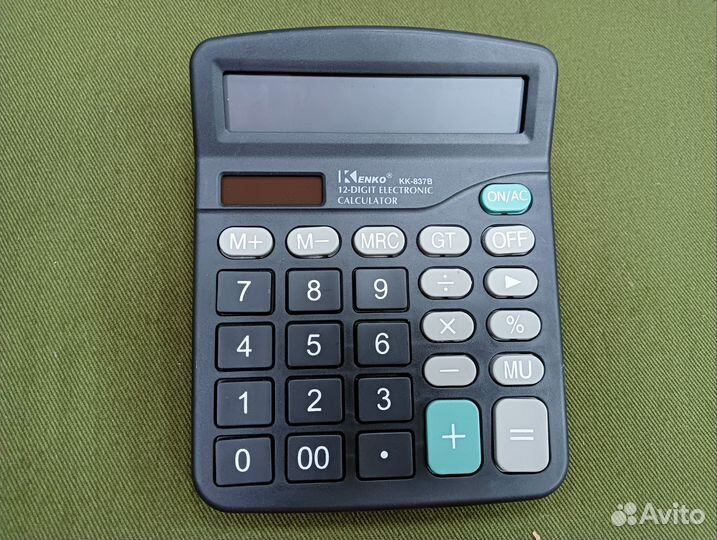 Большой настольный калькулятор