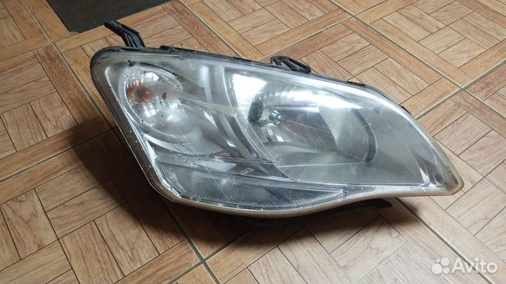 Фара передняя правая на ssangYong actyon