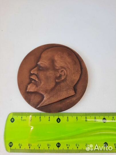 Настольная медаль 