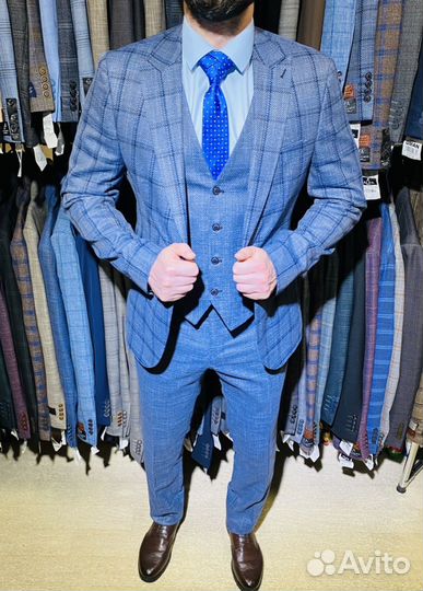 Мужской костюм в клетку на свадьбу