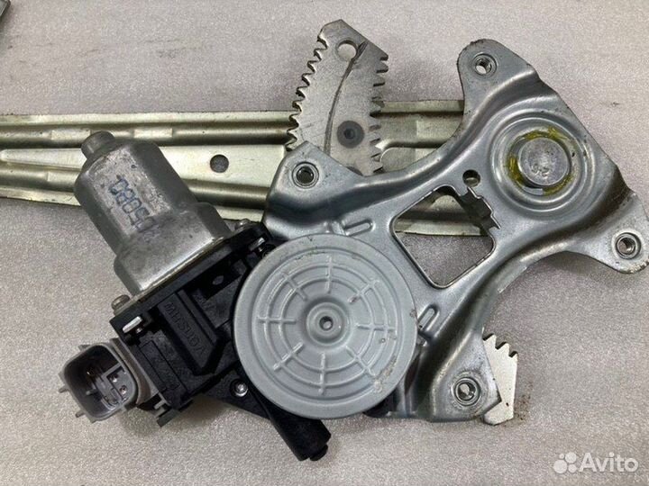 Стеклоподъемник задний левый Nissan Juke HR16 2012