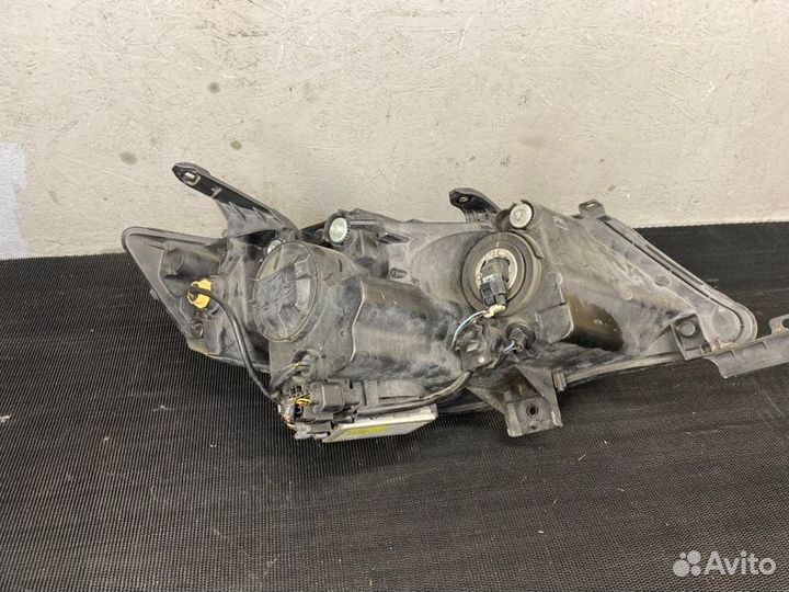 Левая фара Mitsubishi Outlander XL