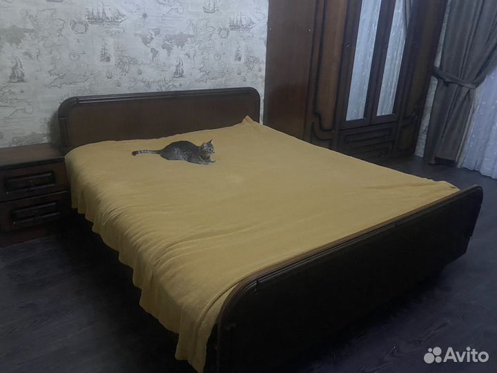 Спальный гарнитур