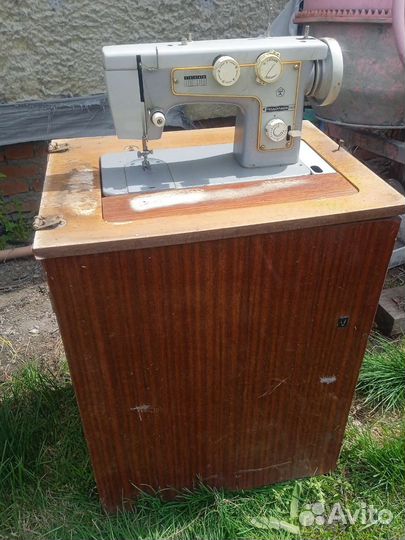 Швейная машина Подольск 142