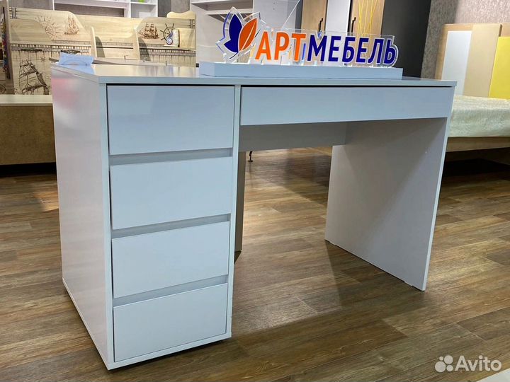 Стол компьютерный №13