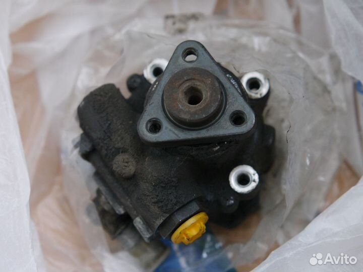 Насос гидроусилителя Chevrolet Niva