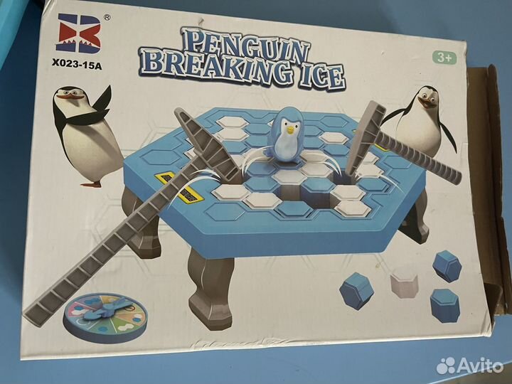 Пингвин на льдине