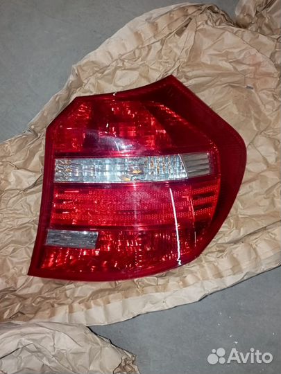 Задний правый фонарь бмв 1