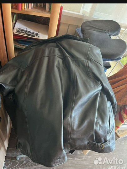 Черная трендовая куртка винтаж