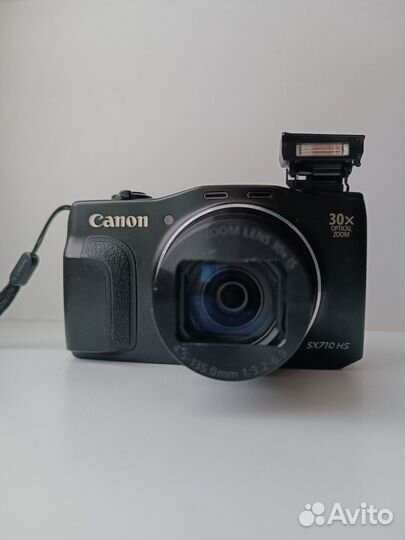 Зеркальный фотоаппарат Canon PowerShot SX710 HS