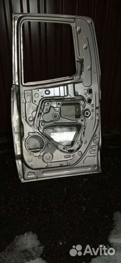 Тойота Тундра, дверь задняя