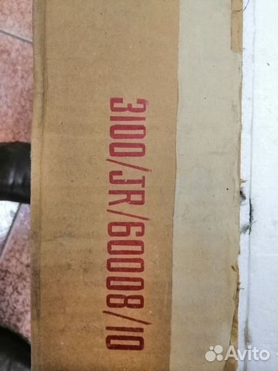 Швейная машина BEE brand 1992 г. выпуска (новая)