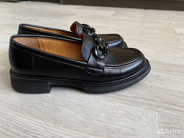 Лоферы женские